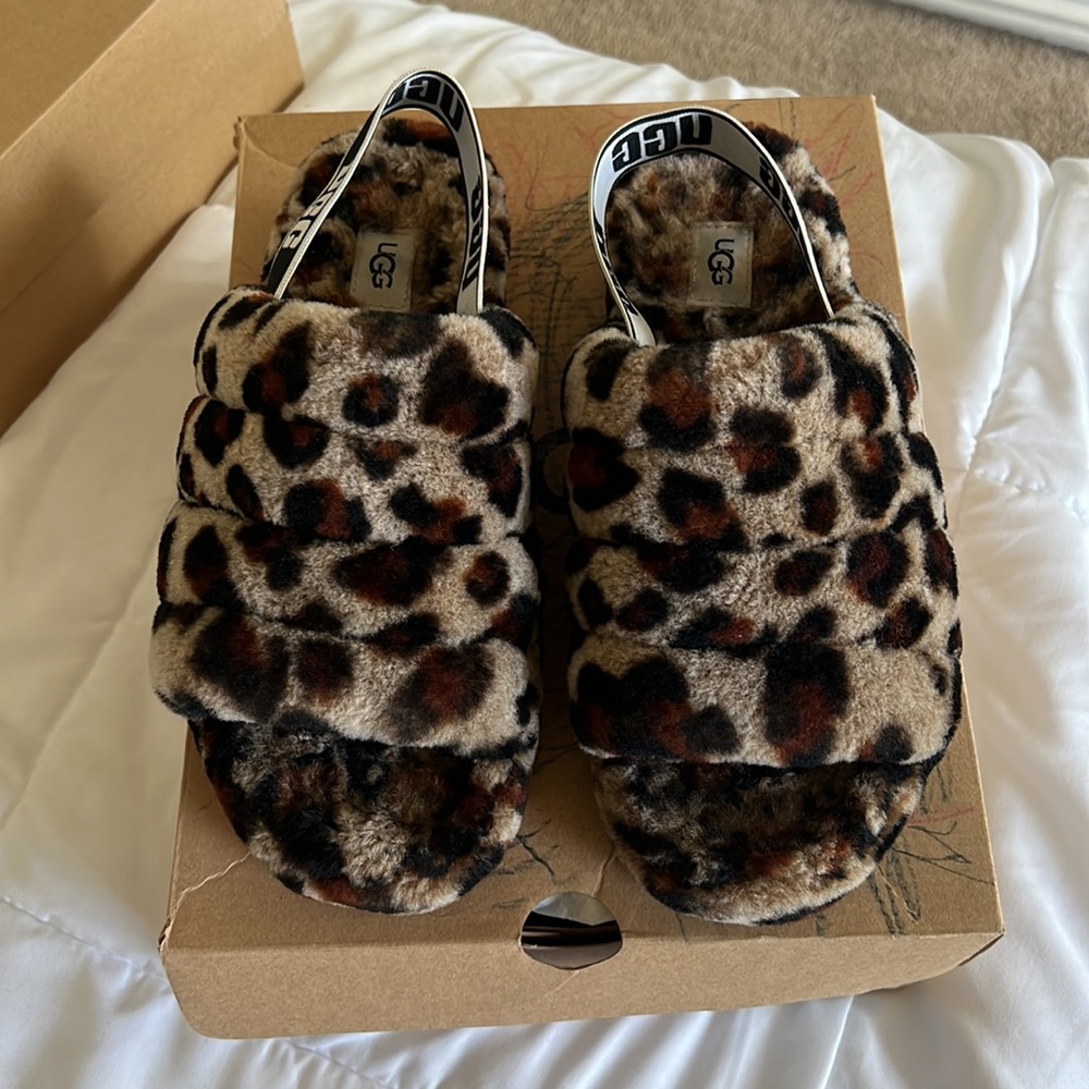 Ugg Leopard Fluff Yeah slides